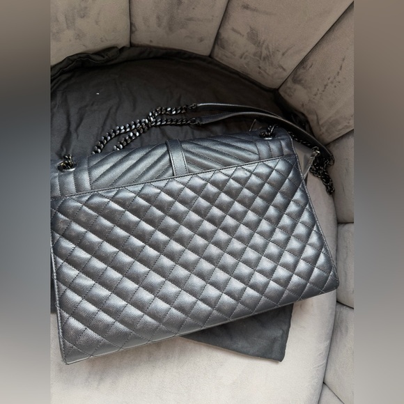 Saint Laurent Mixed Matelasse TriQuilt Large Shoulder Bag - Picture 7 of 17